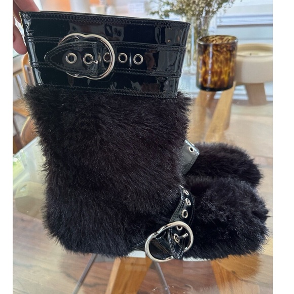 Miu Miu Faux Fur Snowboots - Picture 2 of 8